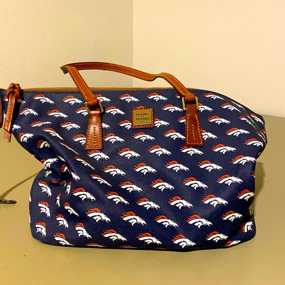 Authentic logo Dooney & Bourke Tote NFL Denver Broncos. EUC